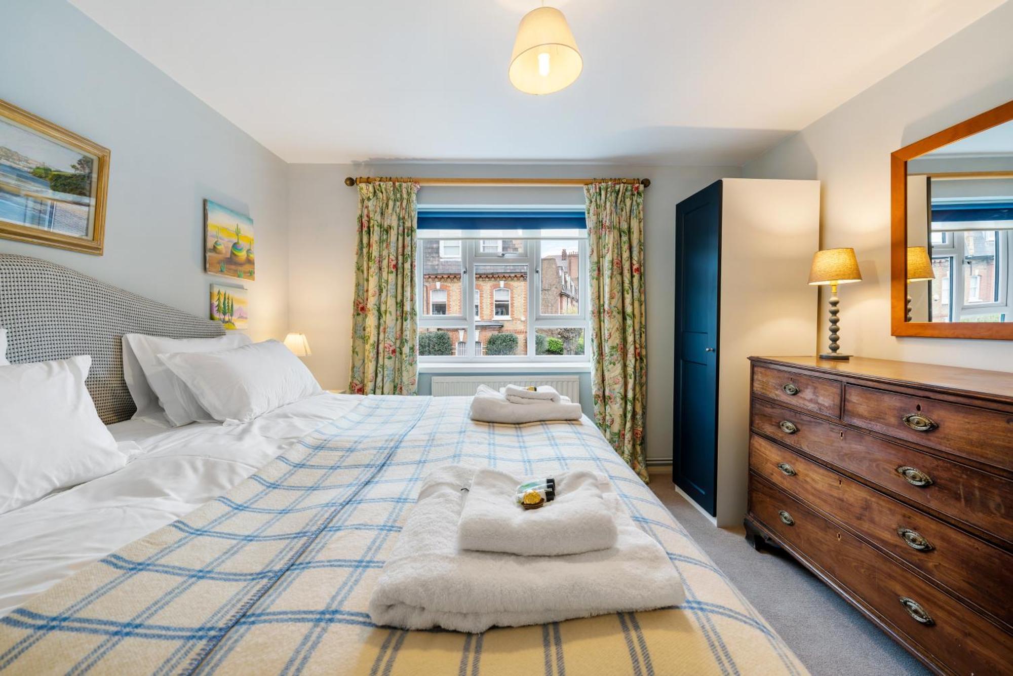 Апартаменты Bright & Cosy Gem ~ Battersea Park View ~ King Bed Лондон Экстерьер фото
